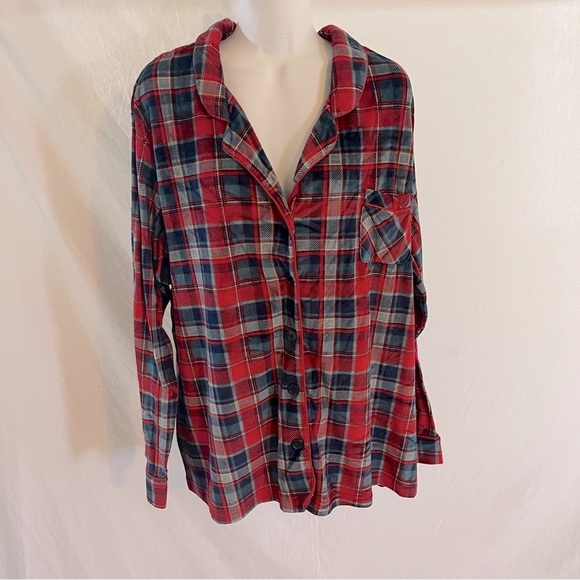 Secret Treasures Other - Secret Treasures Red And Green Plaid Pajama Set